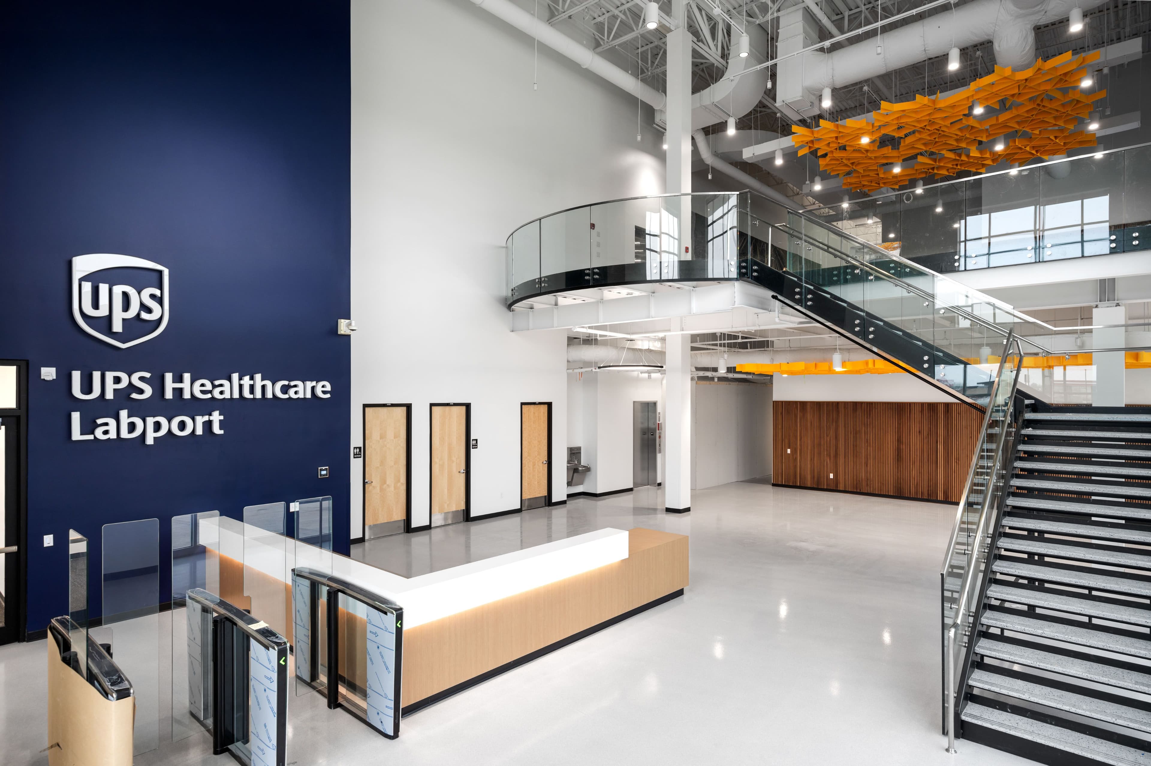 Image of the entrance hall of the UPS Healthcare Labport.